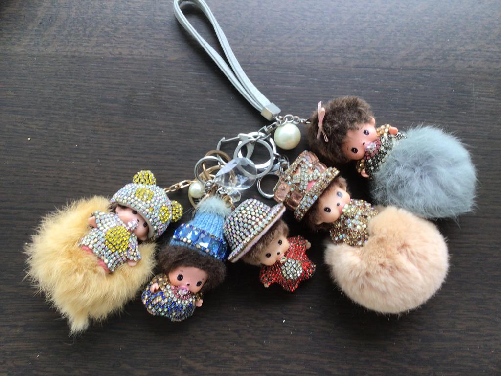 jolis porte-clés en forme de poupée avec pompons en fourrure, Enlèvement, Comme neuf
