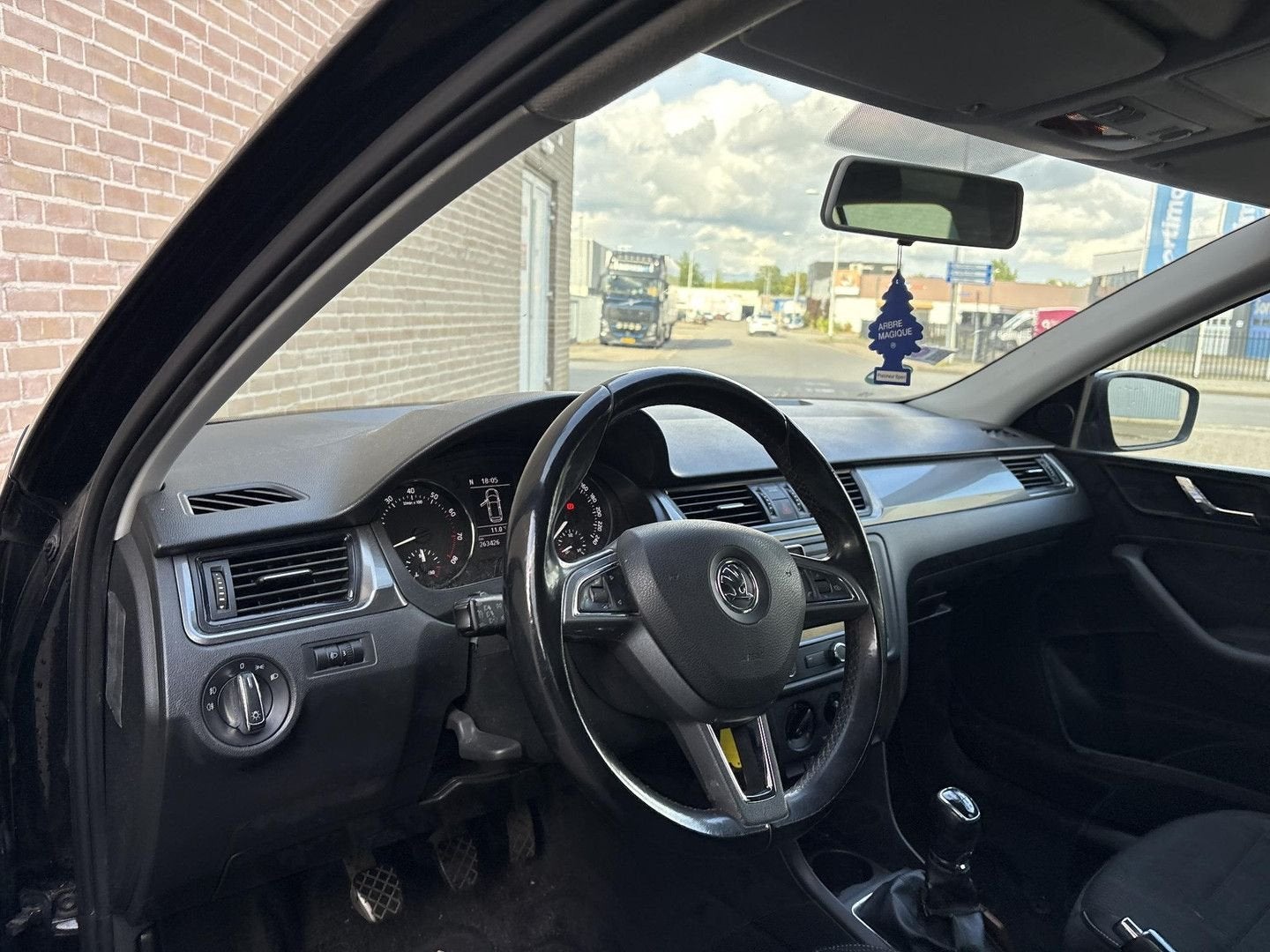 Skoda Rapid Spaceback 1.2 TSI Greentech Ambition Businesslin, Auto's, Skoda, Zwart, Start-stop-systeem, Zwart, Bedrijf