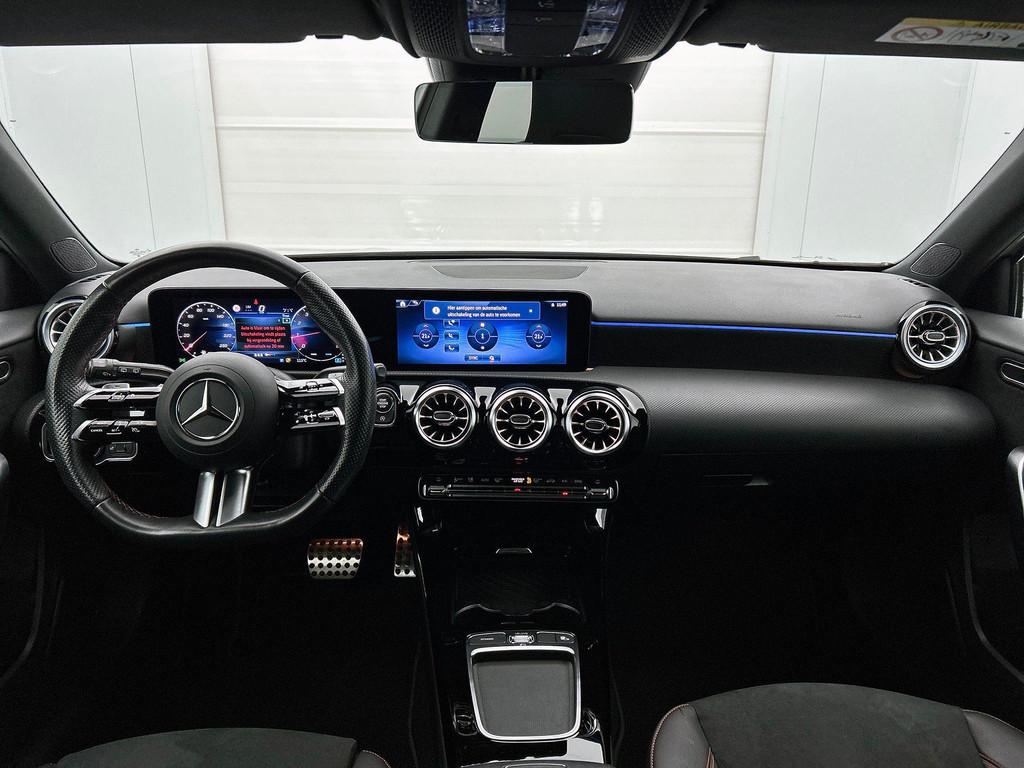 Mercedes-Benz A-klasse 180 Hatchback AMG Line | Smartphone I, Stof, Gebruikt, 4 cilinders, 136 pk