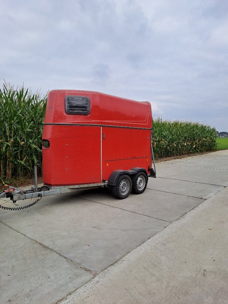 Thiel 1,5 paards polyester trailer zadelkamer alu bodem, Enlèvement, Comme neuf, Polyester, Remorque 1½ cheval