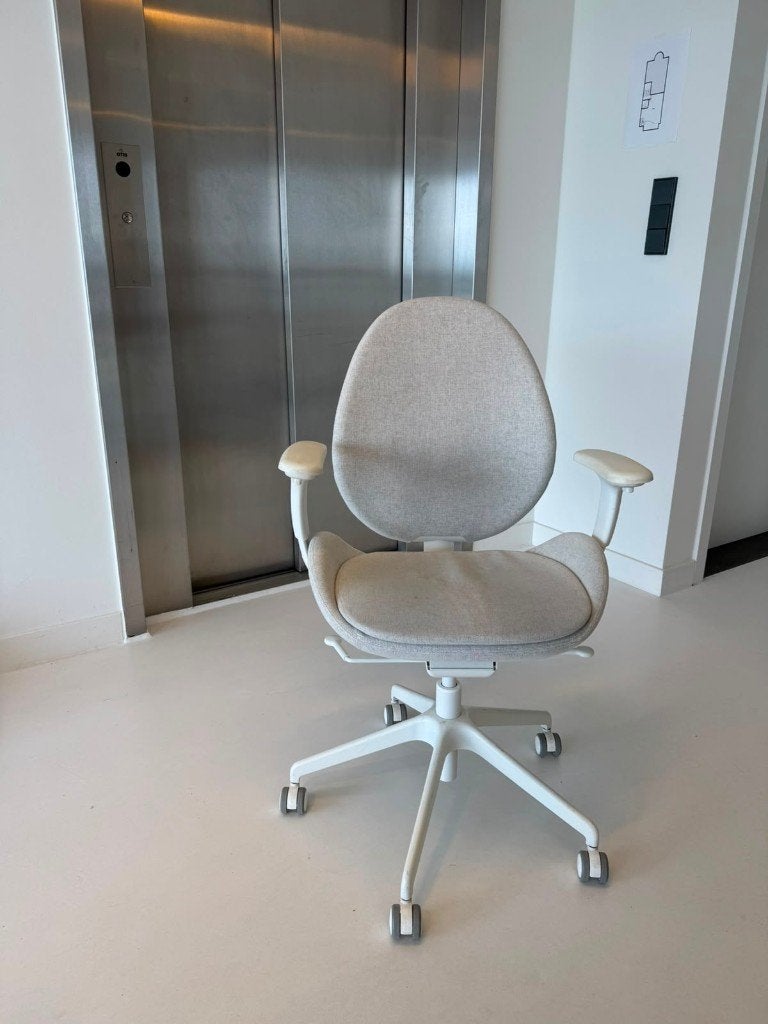 Bureau stoel Ikea, Huis en Inrichting, Bureaustoelen, Ophalen, Gebruikt, Beige, Bureaustoel