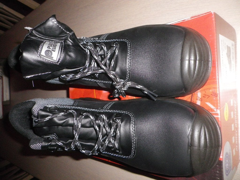 Hoge werkschoenen, Enlèvement