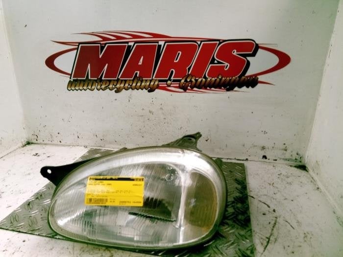 Phare gauche d'un Opel Corsa, -, -, Opel, 3 mois de garantie