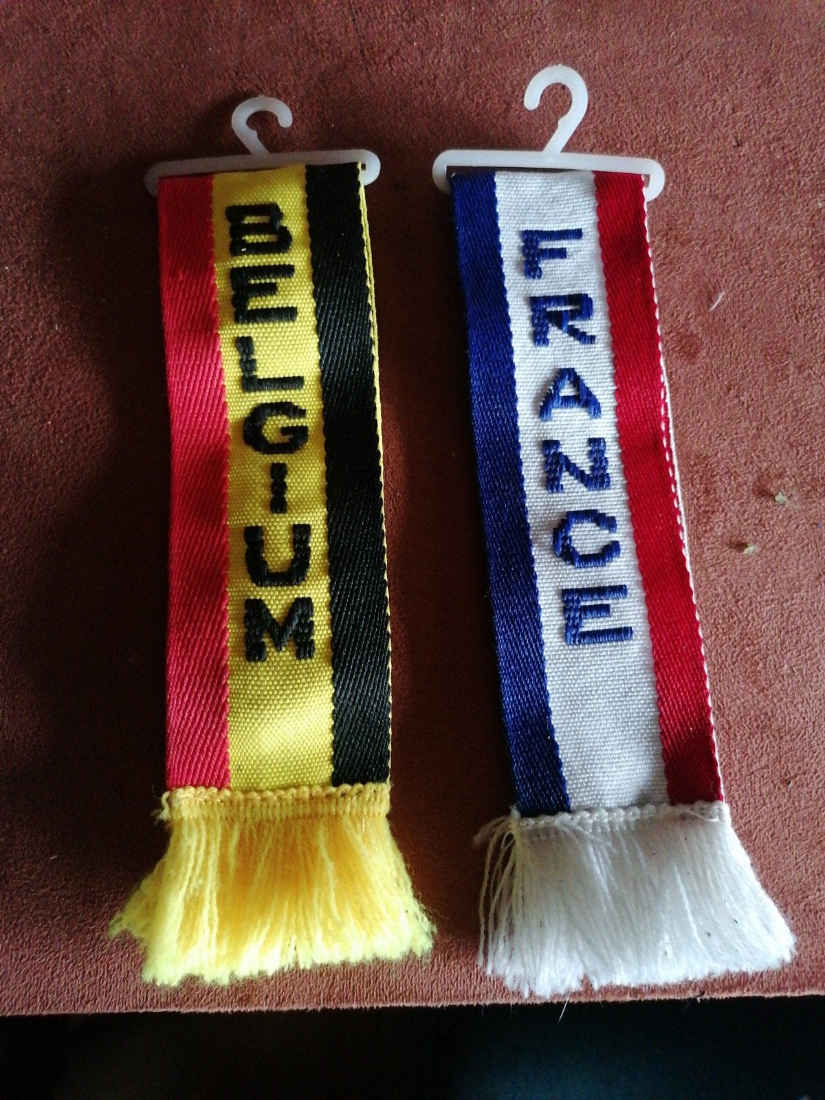 2 vlagjes voor in de camion, Collections, Porte-clés, Enlèvement