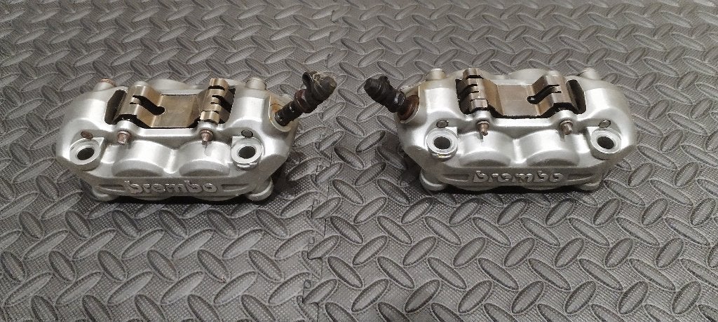 paire d'étrier de frein brembo d'une ducati 1098 sbk de 2008, Enlèvement ou Envoi, Utilisé