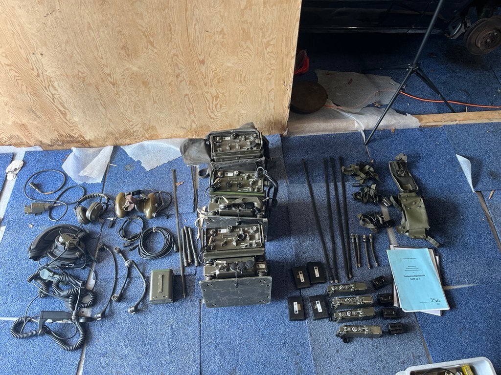 Partij SEM35 SEM52 SEM52A leger radios en toebehoren, Verzamelen, Militaria | Algemeen, Ophalen, Landmacht, Overige typen