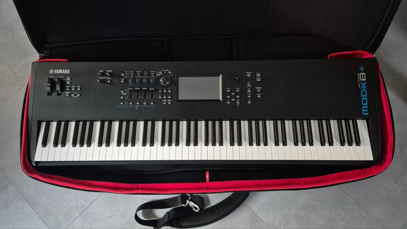 Yamaha MODX8+ met tas, 88 touches, Avec valise ou flightcase, Yamaha, Comme neuf