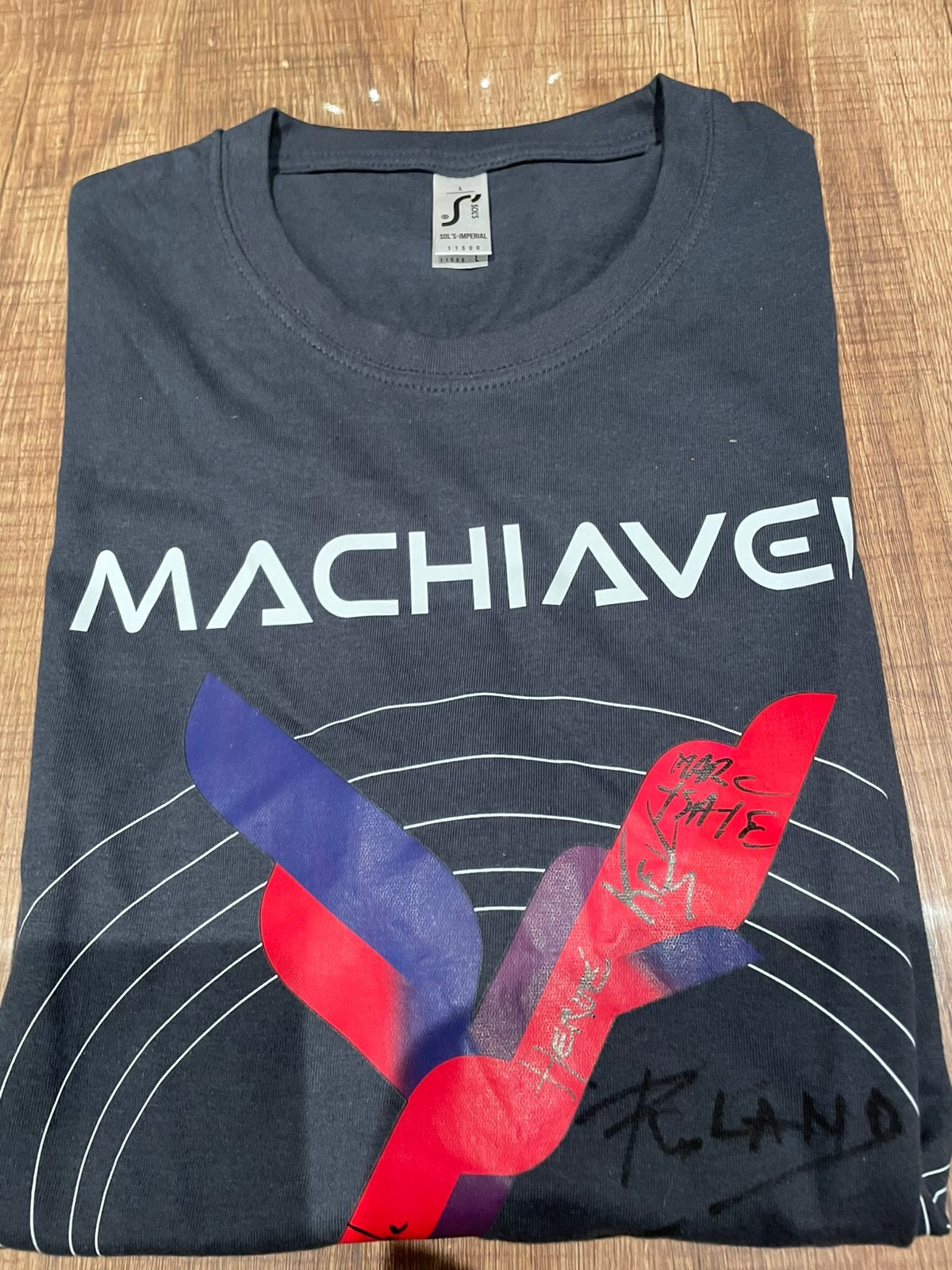 Origineel gesigneerde T-shirt van Belgische band MACHIAVEL ., Ophalen of Verzenden, Nieuw, Kleding, Gesigneerd