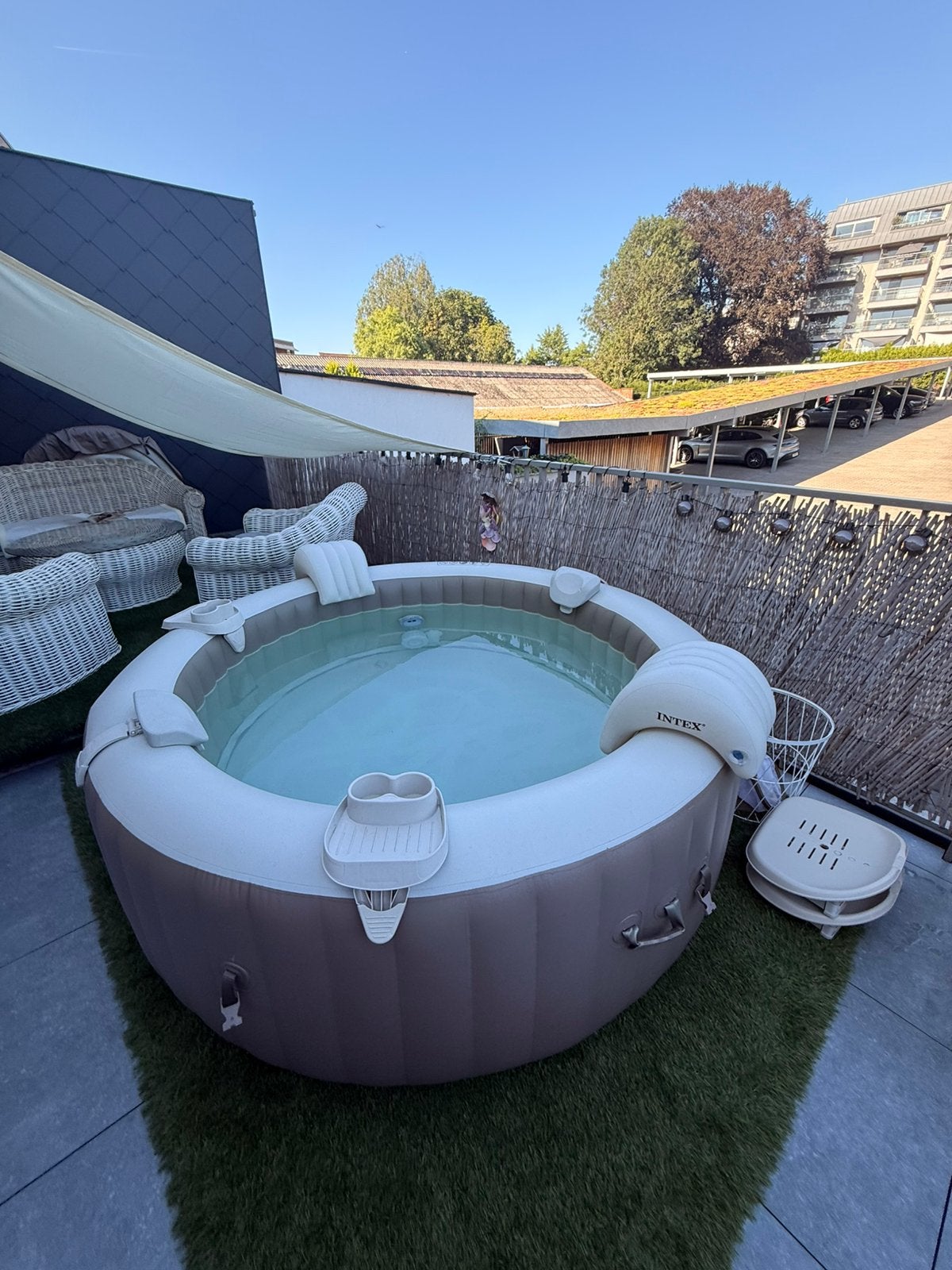Jacuzzi samen met alle onderdelen plus tientallen filters ., Tuin en Terras, Ophalen, Opblaasbaar, Zo goed als nieuw, Inbouw