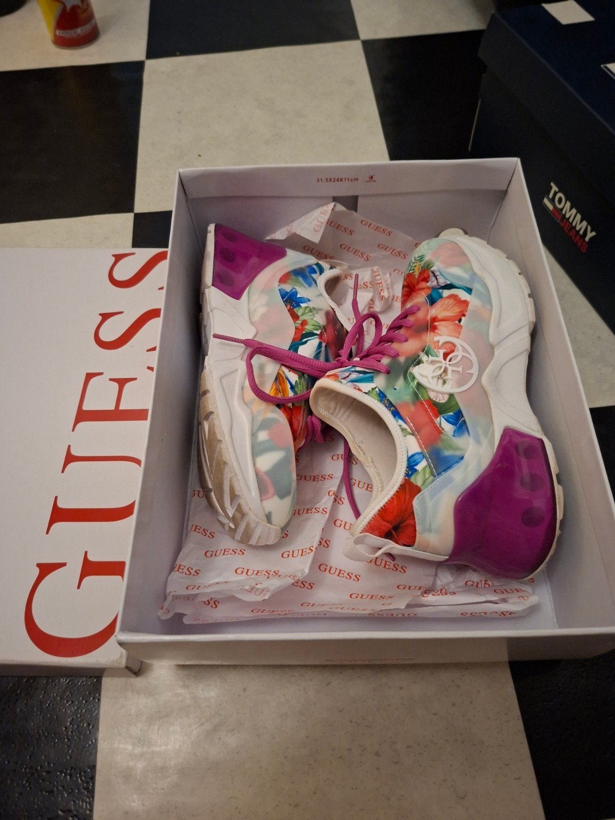 Sneaker Guess maat 36, Enlèvement