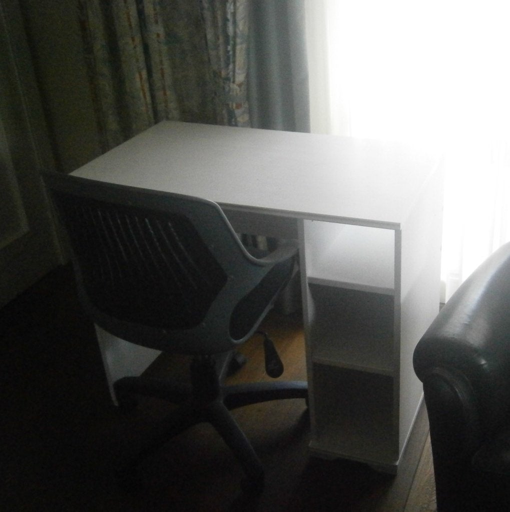 Bureau Ikea + stoel, Ophalen, Schoolbureau, 52 cm, Zo goed als nieuw