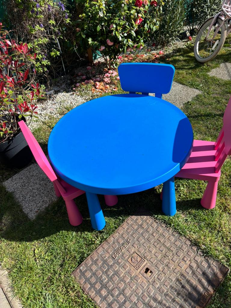 tables et 3 chaises enfant, Kinderen en Baby's, Ophalen, Zo goed als nieuw