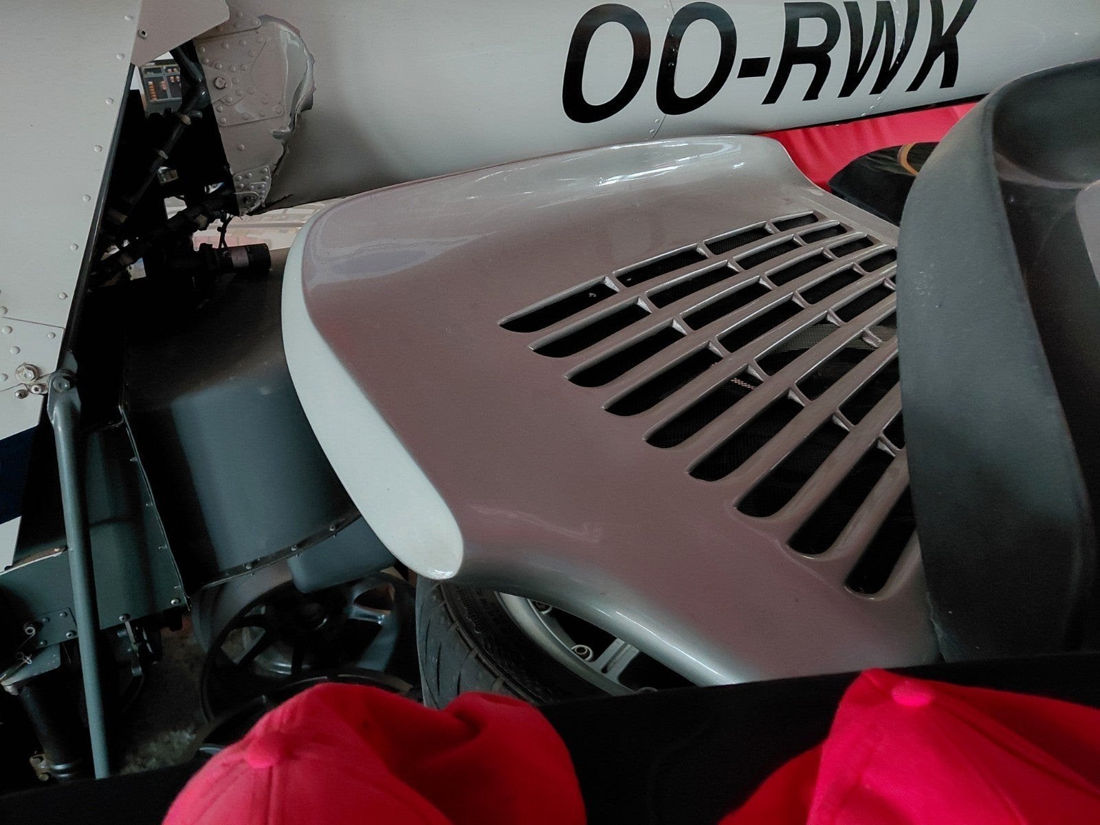 spoiler Porsche, Offres d'emploi