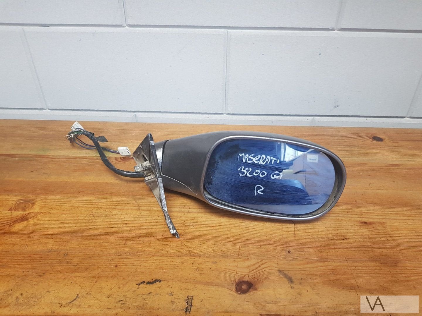 Maserati 3200 GT spiegel rechts voetje heeft corrosie €150, Maserati, Gebruikt, -, -