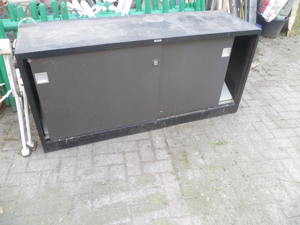 metalen kast SCHUIFDEUREN, Ophalen