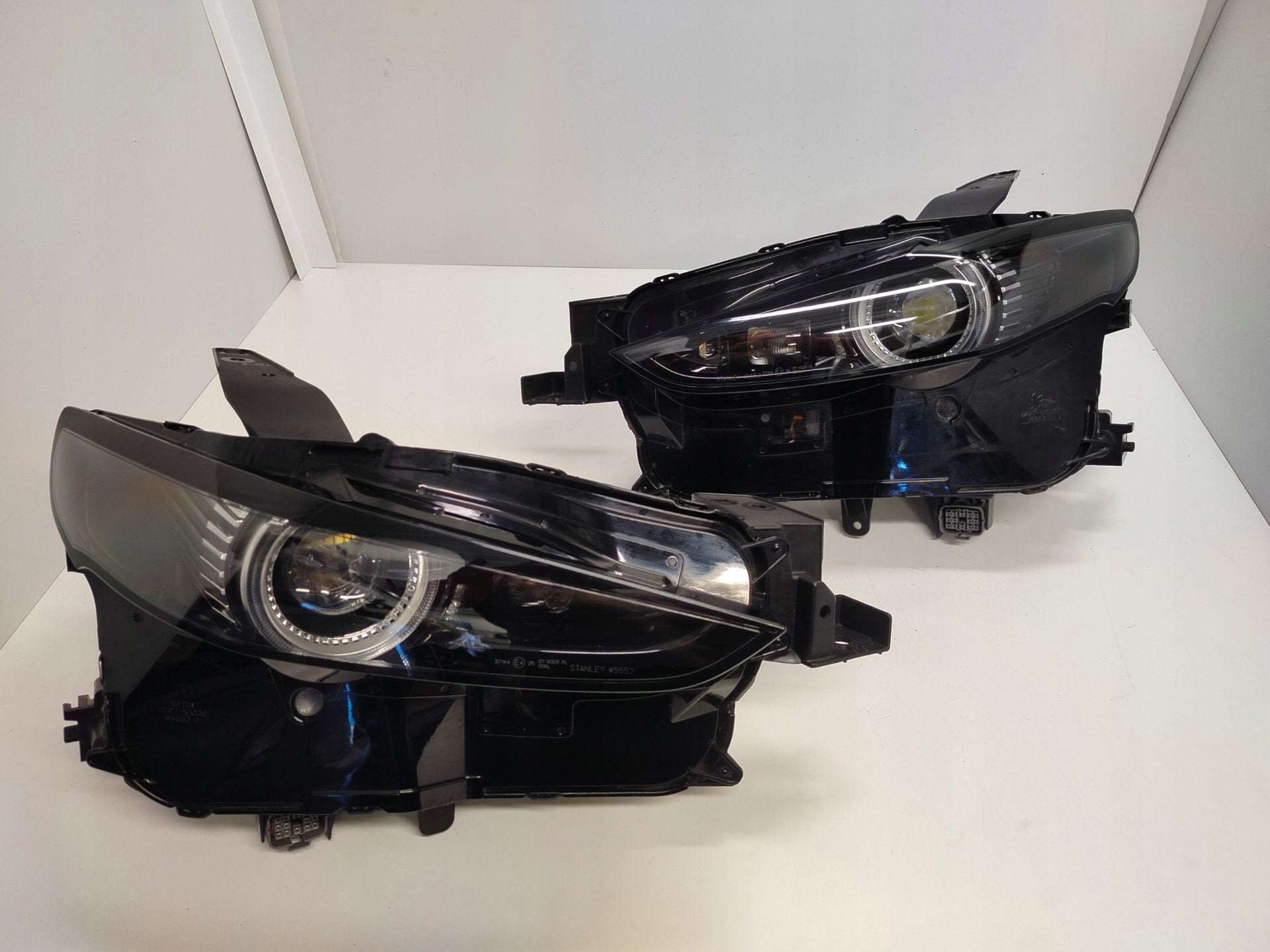 Phare gauche Mazda CX30, Autos : Pièces & Accessoires, Shinchi, Fuchu-Cho 3-1
730-8670  Hiroshima, Mazda Motor Corporation, Info@mazda.co.jp