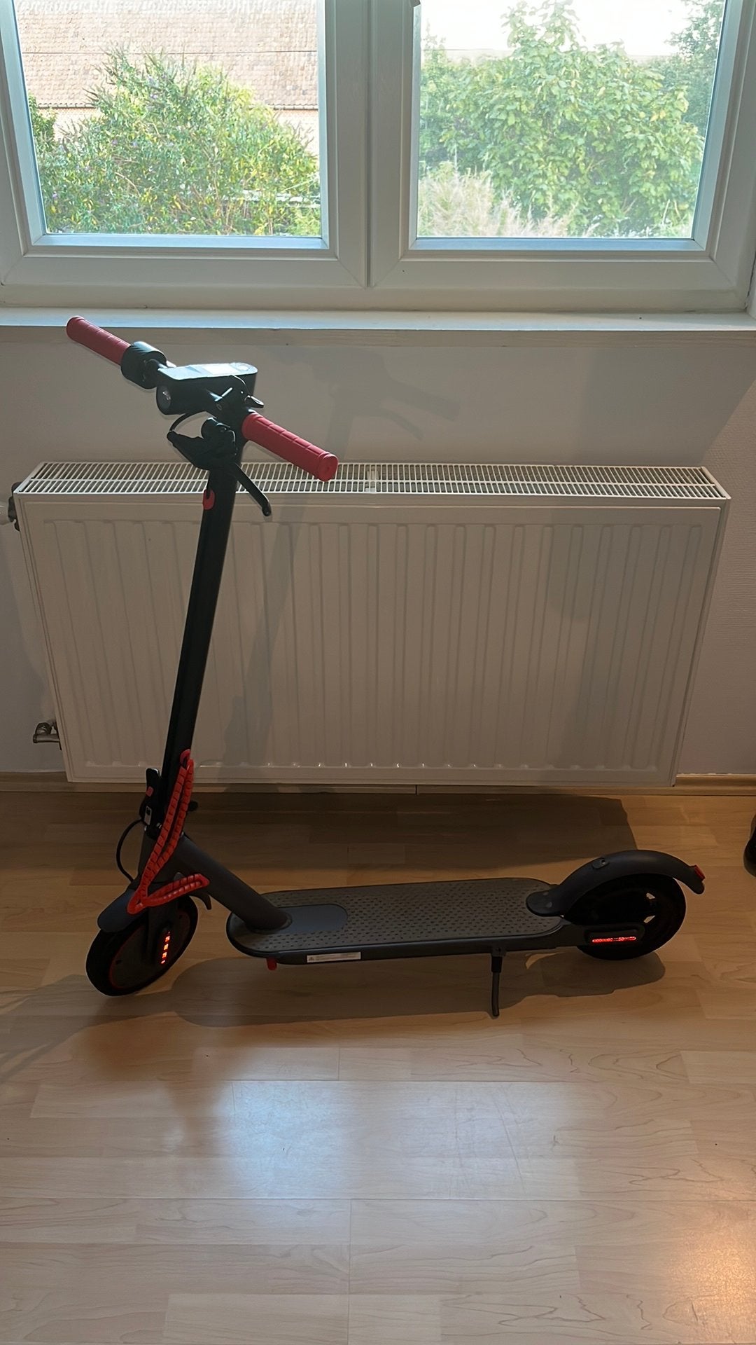 Elektrische step – 2 maanden gebruikt – Zeer goede staat, Fietsen en Brommers, Ophalen of Verzenden, Zo goed als nieuw