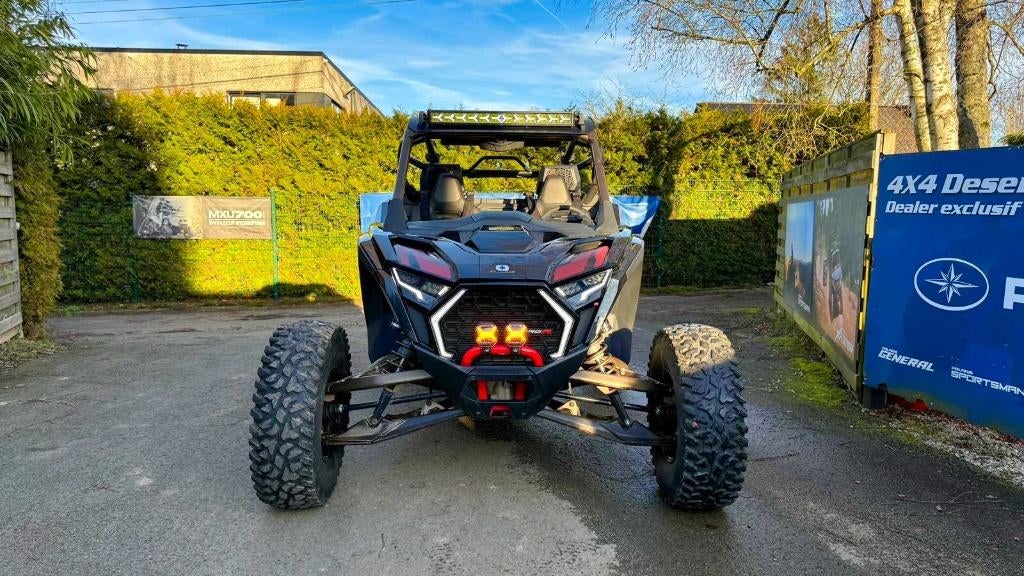 Polaris RZR, Motoren, 4 cilinders, Meer dan 35 kW, 2000 cc