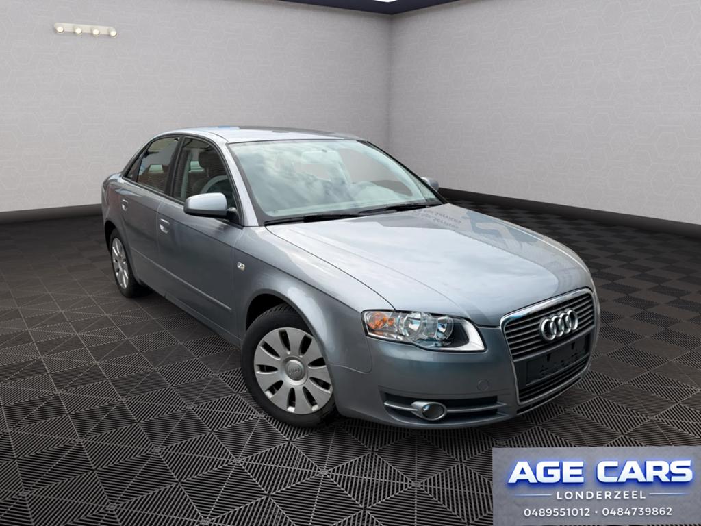 Audi A4 Sedan Automaat Benzine, Automaat, 4 deurs, Stof, 4 cilinders