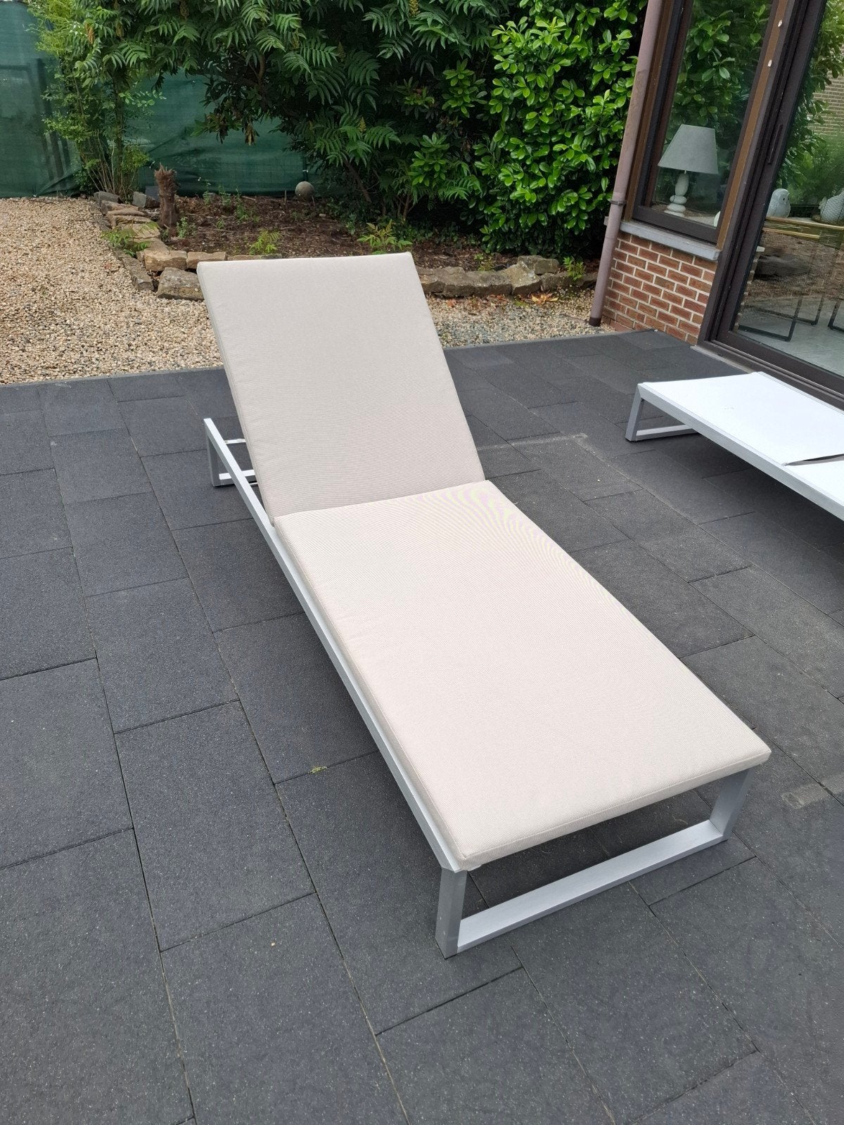 Chaise longue manutti neuve (2 de disponible)