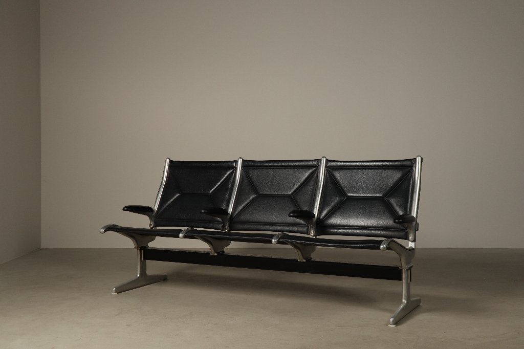 Banc Tandem Sling par Charles & Ray Eames, 1962, Enlèvement