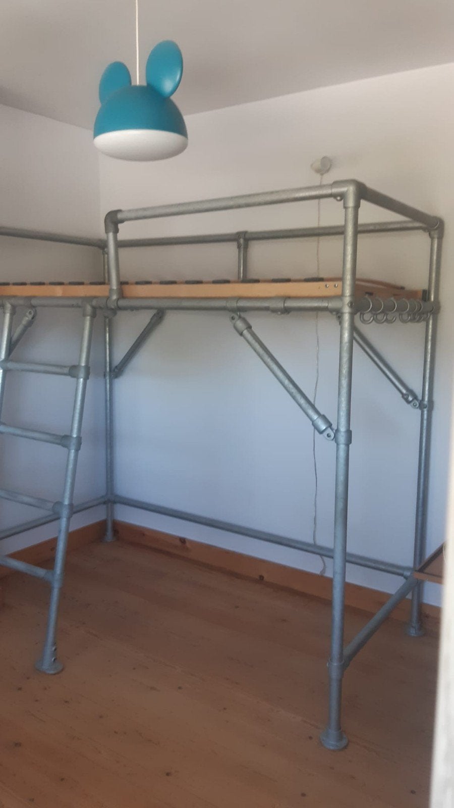 Verstelbaar stapelbed in gegalvaniseerde buizen, Ophalen, 90 cm, Eenpersoons, Nieuw