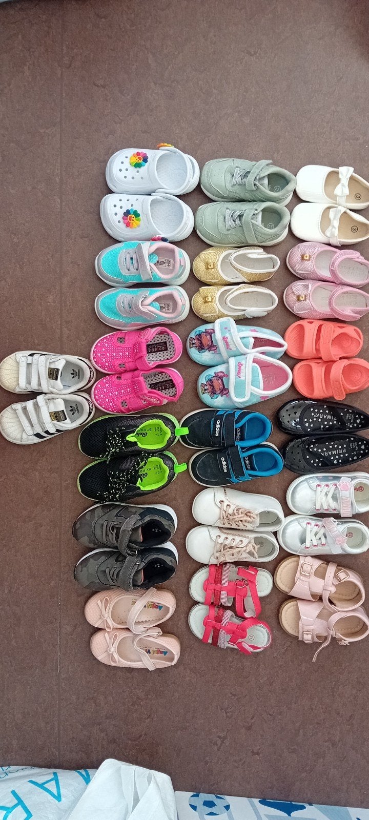 schoen 1 paar 8 euro, Enfants & Bébés, Vêtements de bébé | Chaussures & Chaussettes, Enlèvement ou Envoi