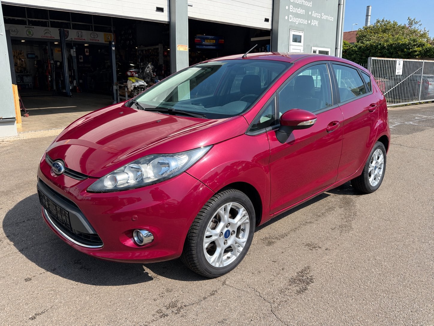 Ford Fiesta 1.25 5 deurs Bouwjaar 2011 AIRCO ! ! !, Voorwielaandrijving, Euro 5, Stof, Zwart