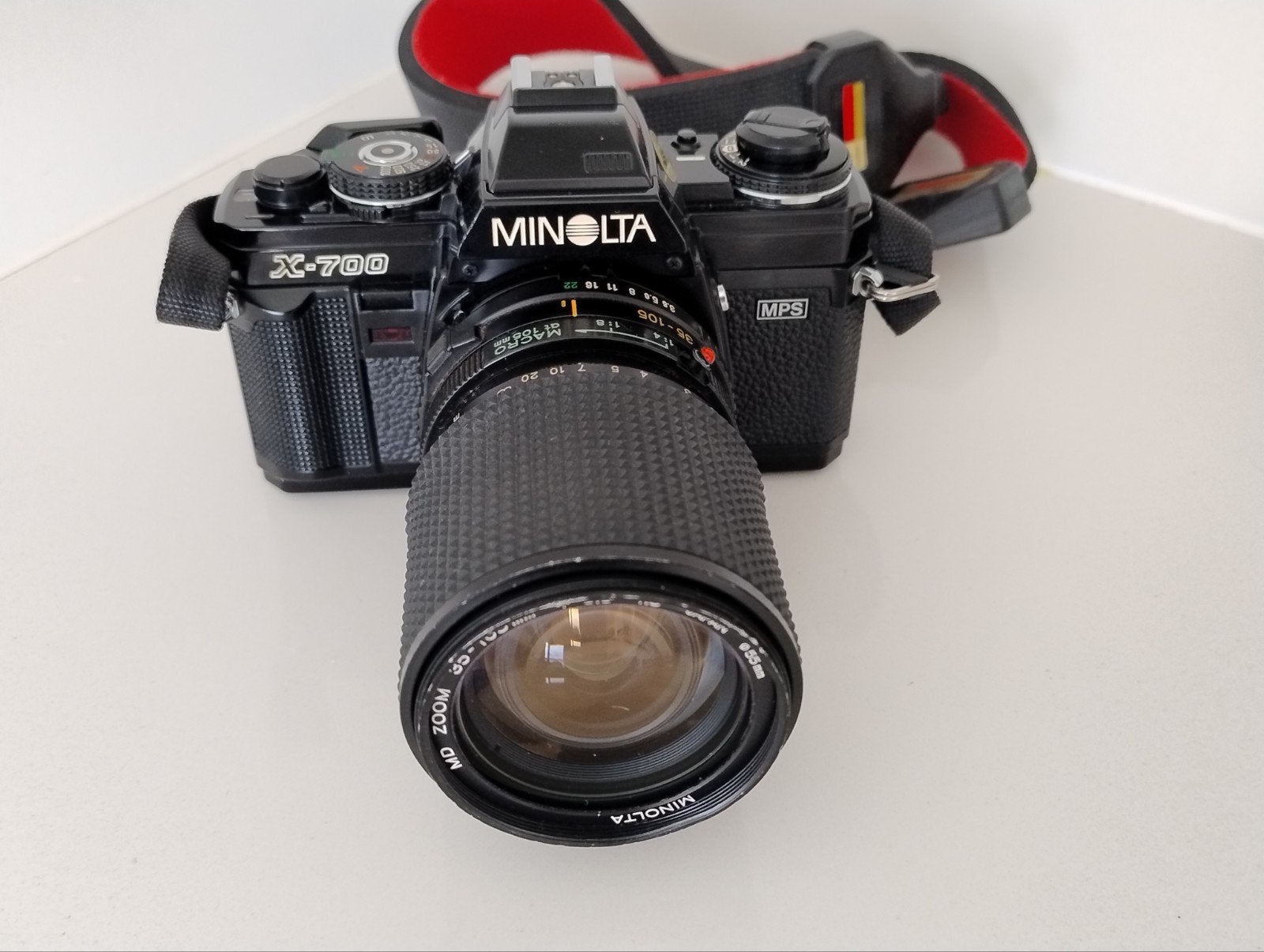 Minolta X700 Camera met een Minolta Al Round Zoomlens+ Macro, Audio, Tv en Foto, Ophalen of Verzenden, Zo goed als nieuw, Spiegelreflex