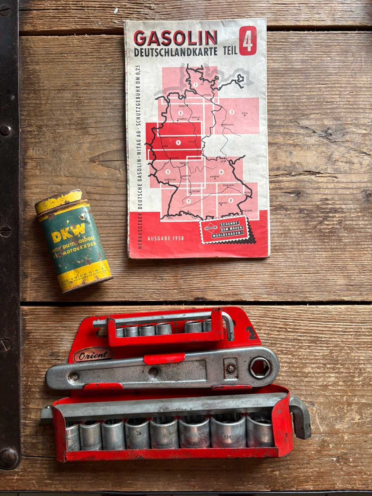 OLDTIMMER LOT outils +  carte GASOLINE + boite DKW vintage, Enlèvement ou Envoi, Comme neuf