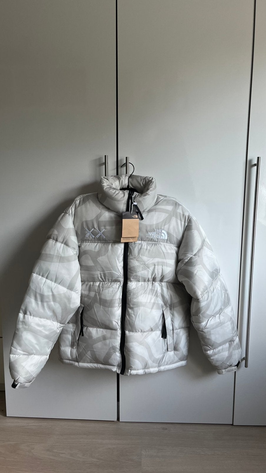 KAWS x The North Face, Enlèvement ou Envoi, Comme neuf, Taille 48/50 (M)
