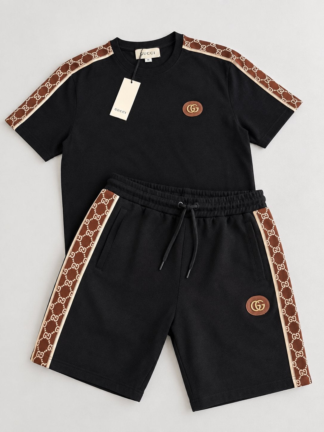 SHORT ET T-SHIRT COMPLET GUCCI taille M, Enlèvement, Comme neuf