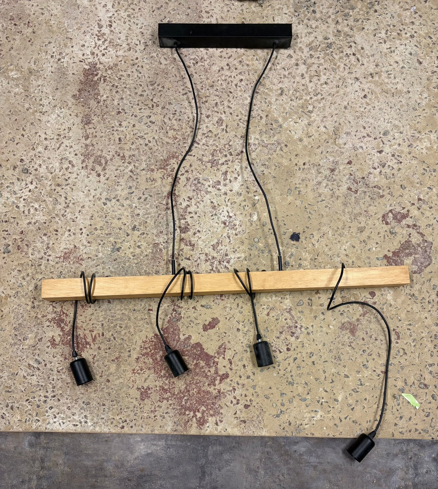 Grande suspension barre en bois et métal noir 4 lampes, Enlèvement, Bois, Industriel, E27 (grand)