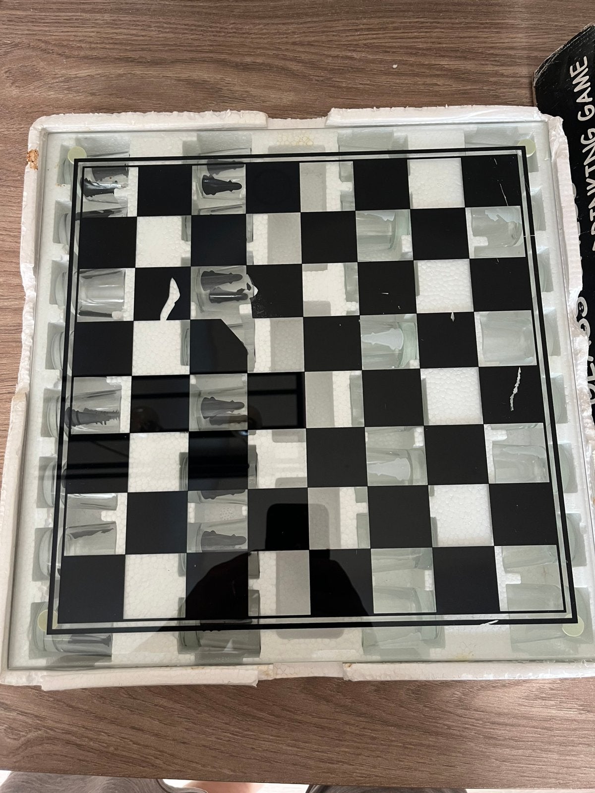 Schaakspel met shotglaasjes, Hobby en Vrije tijd, Gezelschapsspellen | Bordspellen, Een of twee spelers, Ophalen, Gebruikt