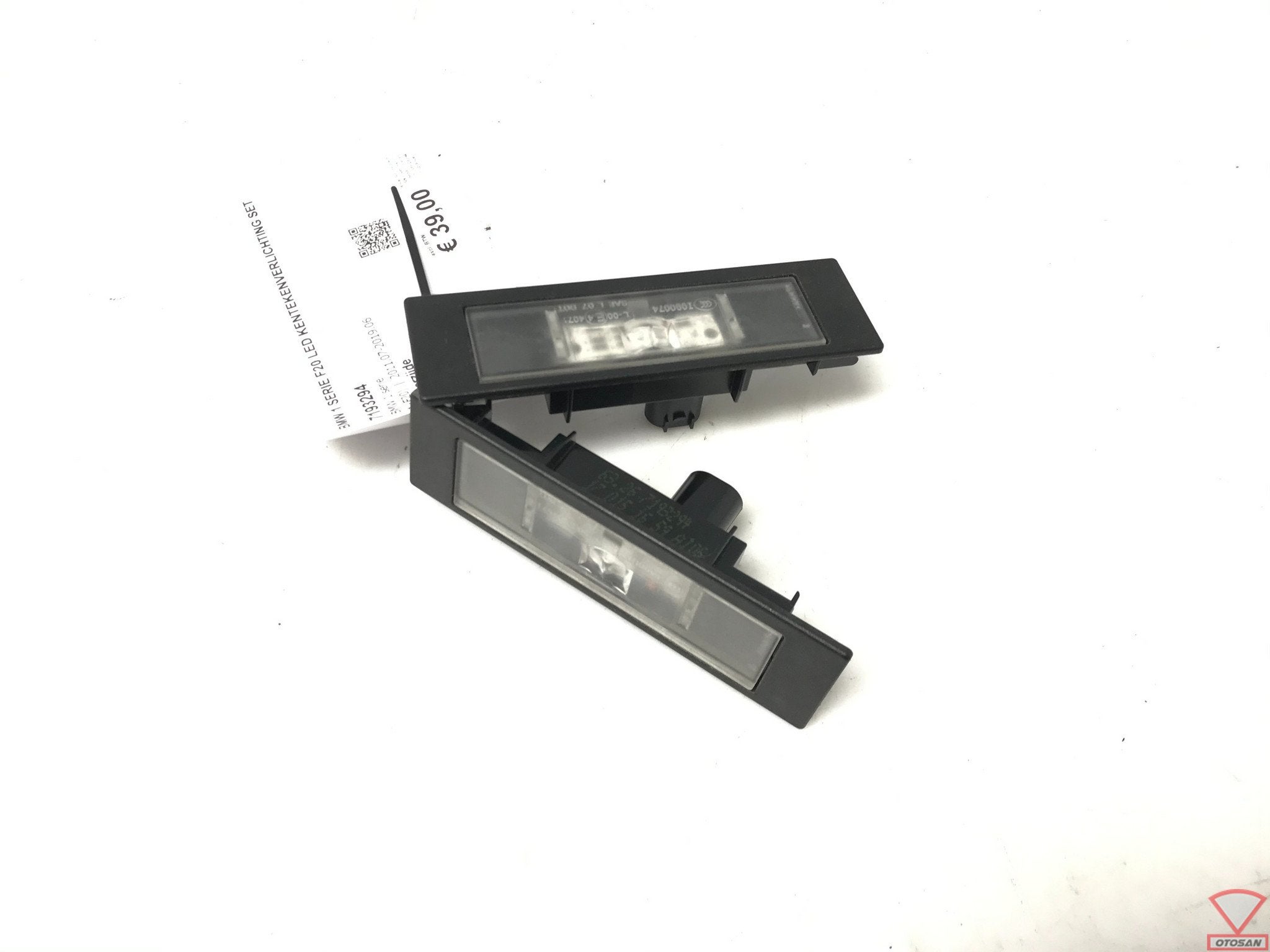 Kit d' clairage de plaque d'immatriculation LED BMW S rie 1, Autos : Pièces & Accessoires, Petuelring 130
80788  Munich, DE, Info@bmw.de