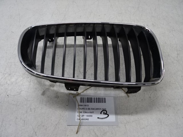 GRILLE AÉRATION BMW 1 serie (E82) (01-2006/12-2014), Utilisé, BMW, Petuelring 130
80809  München, DE, Bayerische Motoren Werke AG