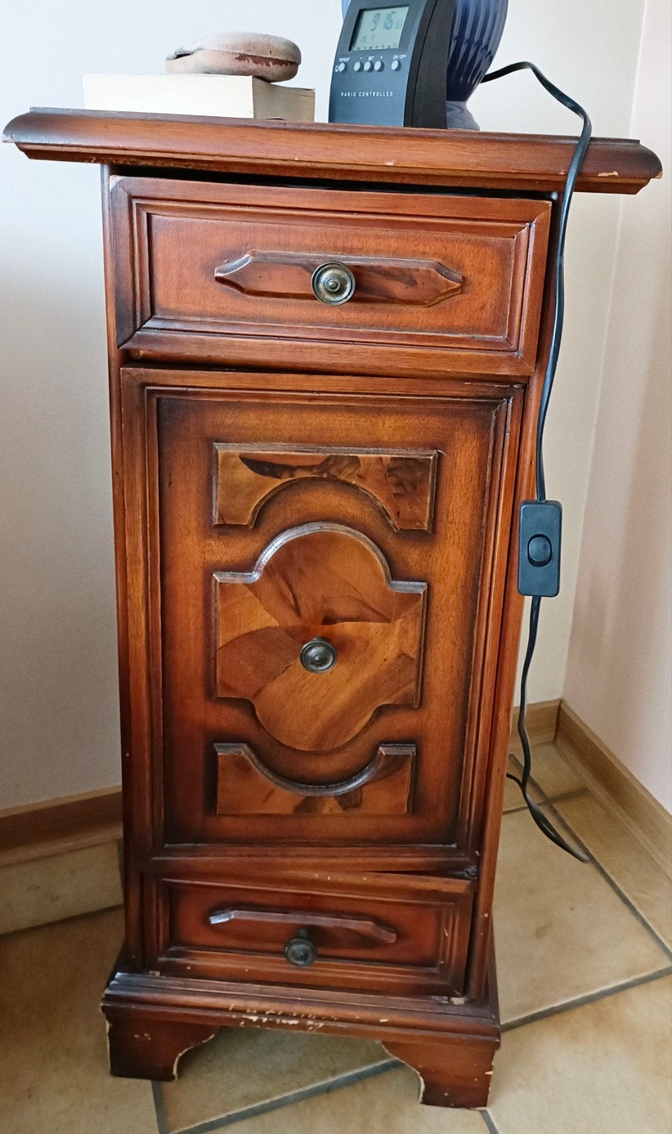 Bijzet kastje, Ophalen