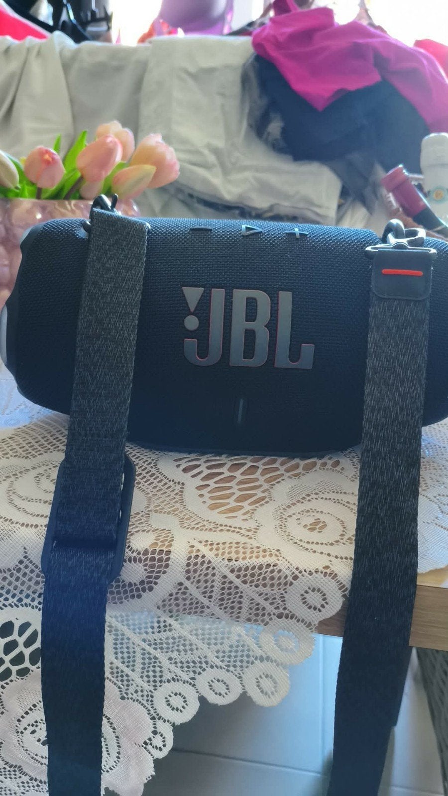 JBL Box 4, Enlèvement, JBL