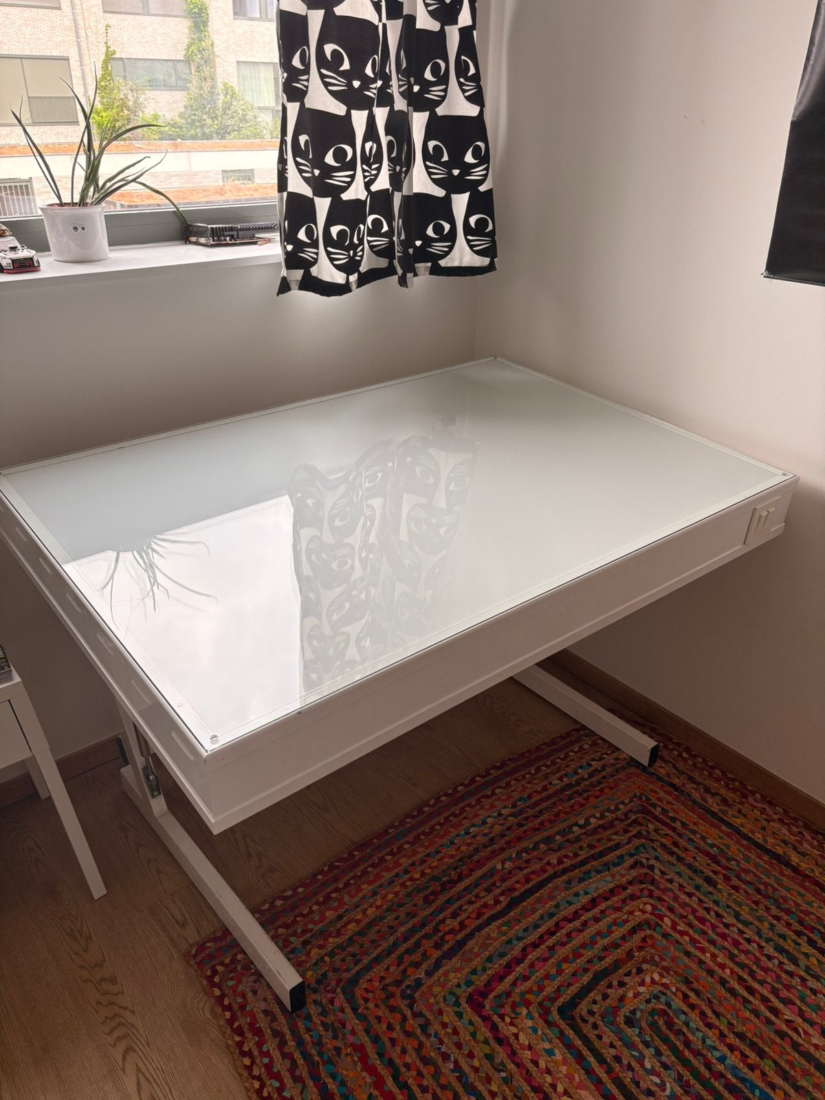 Verstelbare en kantelbare tekentafel met ingebouwd lichtbak, Ophalen, Gebruikt, Minder dan 130 cm, Verlichting