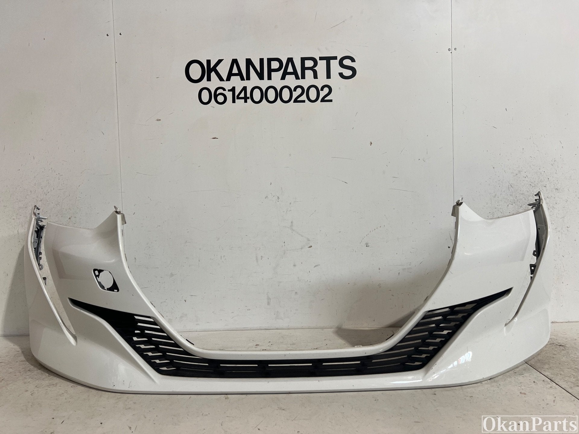 Peugeot 208 II Voorbumper 9823203580, Taurusavenue 1
2132 LS  Hoofddorp, NL, Gebruikt, Contact.group@renault.com, Bumper