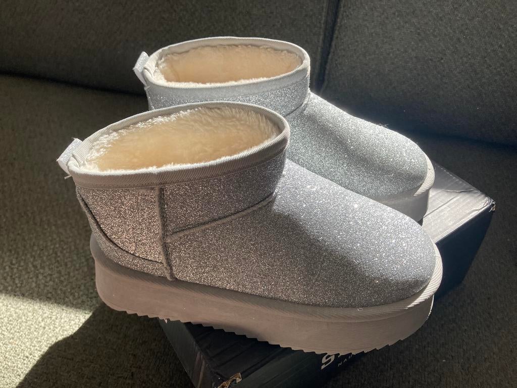 Sneeuwbotten • maat 37 • nieuw • glitter • zilver, Enlèvement ou Envoi, Neuf, Bottes de neige