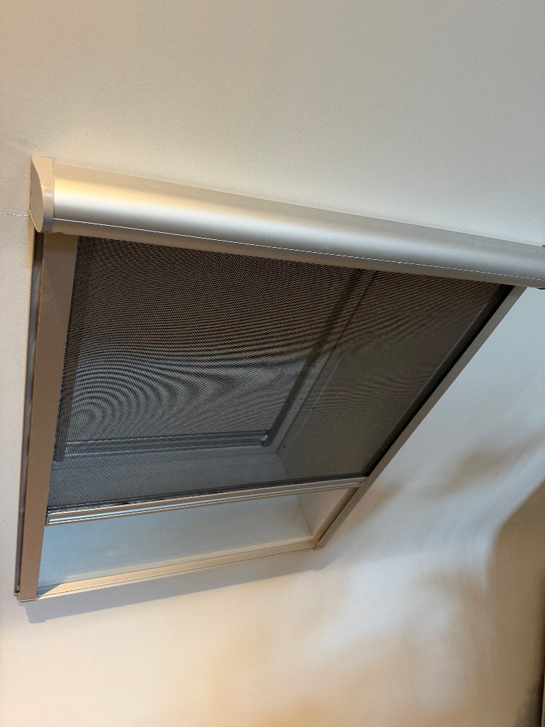 Opbouw vliegenraam voor Velux dakvensters, Doe-het-zelf en Bouw, Deuren en Vliegenramen, Ophalen, Nieuw