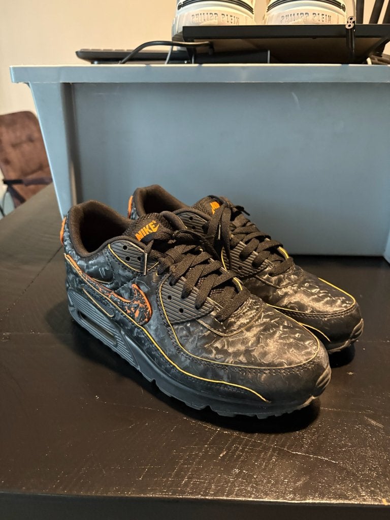 Nike Air Max 90 QS Volcano maat 43, Zwart, Nike, Nieuw, Ophalen of Verzenden
