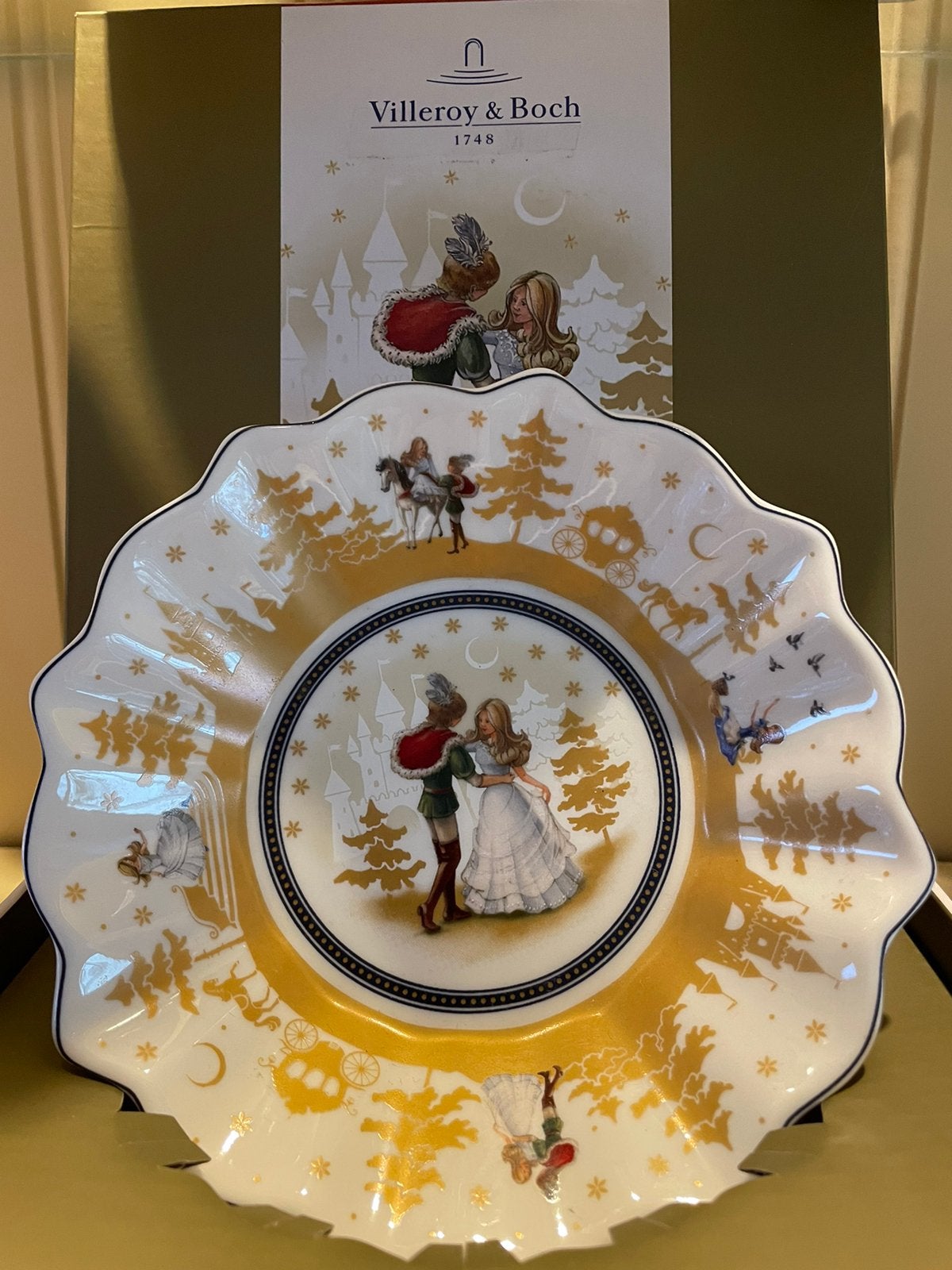 Villeroy & boch kerst Assepoester bord 2014, Maison & Meubles, Neuf, Assiettes(s), Enlèvement ou Envoi, Villeroy & Boch