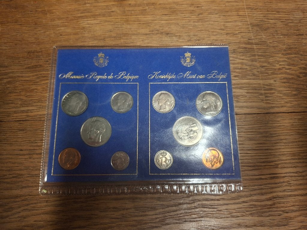 België 1975 – Officiële set Koninklijke Munt van België, Postzegels en Munten, Ophalen, Setje
