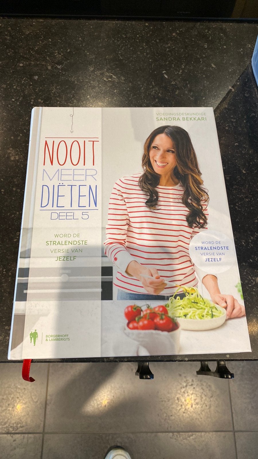 Kookboek sandra bekkari, Ophalen of Verzenden, Zo goed als nieuw