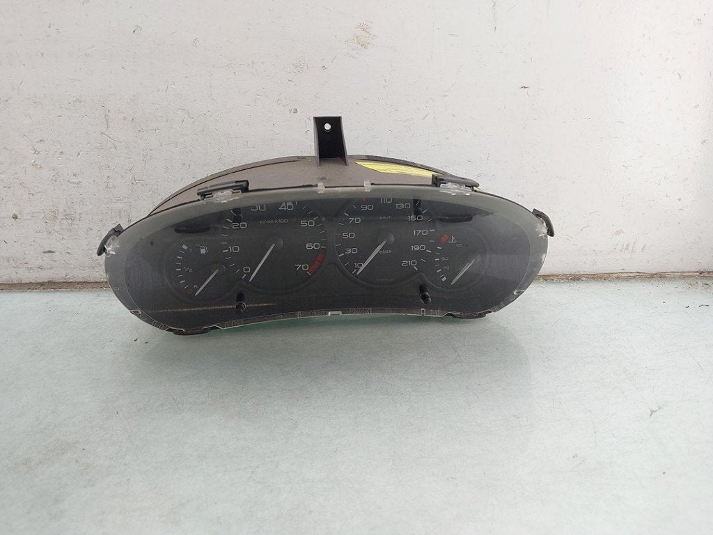 INSTRUMENTS DE BORD Peugeot 206 (2A / C/H/J/S), Autos : Pièces & Accessoires, Kontakt-peugeot@peugeot.com, Utilisé, Peugeot Deutschland GmbH