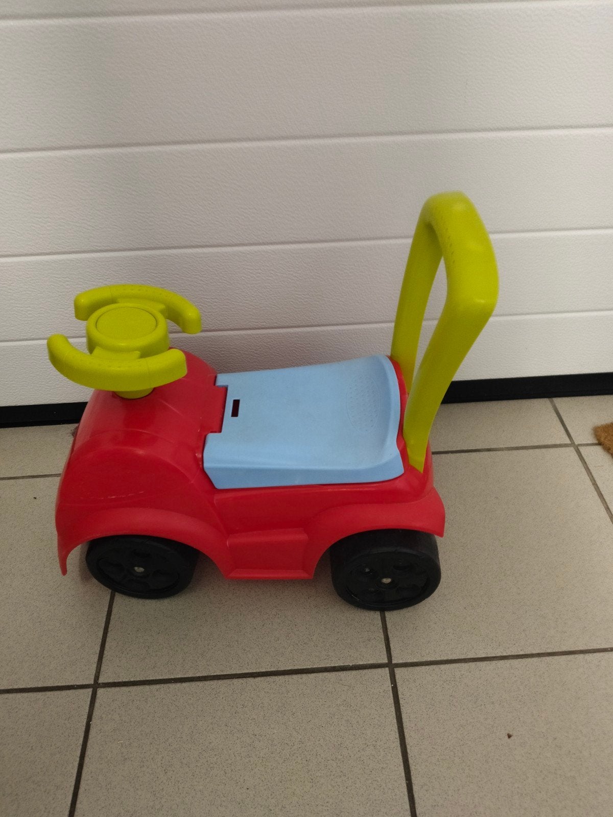 Smoby autodrager met opbergruimte, Kinderen en Baby's, Speelgoed | Buiten | Voertuigen en Loopfietsen