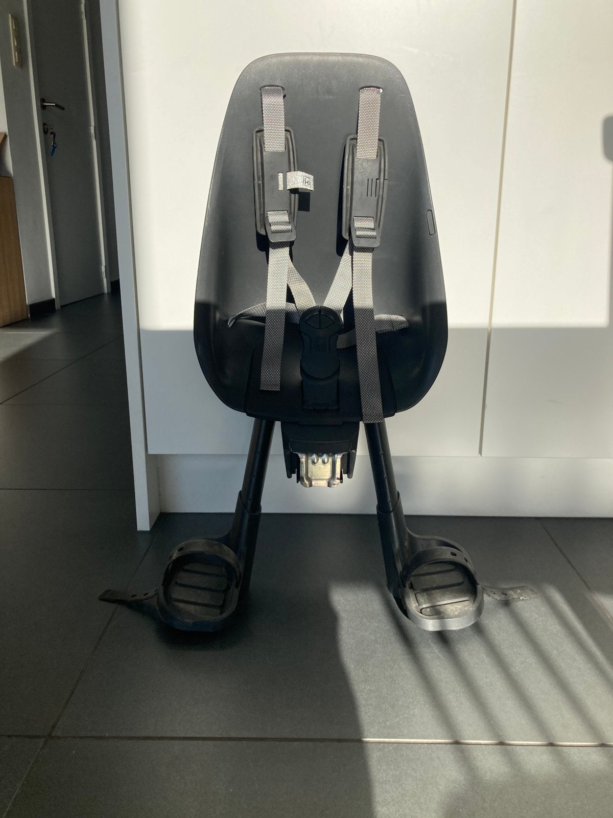 Fietsstoeltje Urban iki, Ophalen, Zo goed als nieuw, Voorzitje, Voetsteuntjes