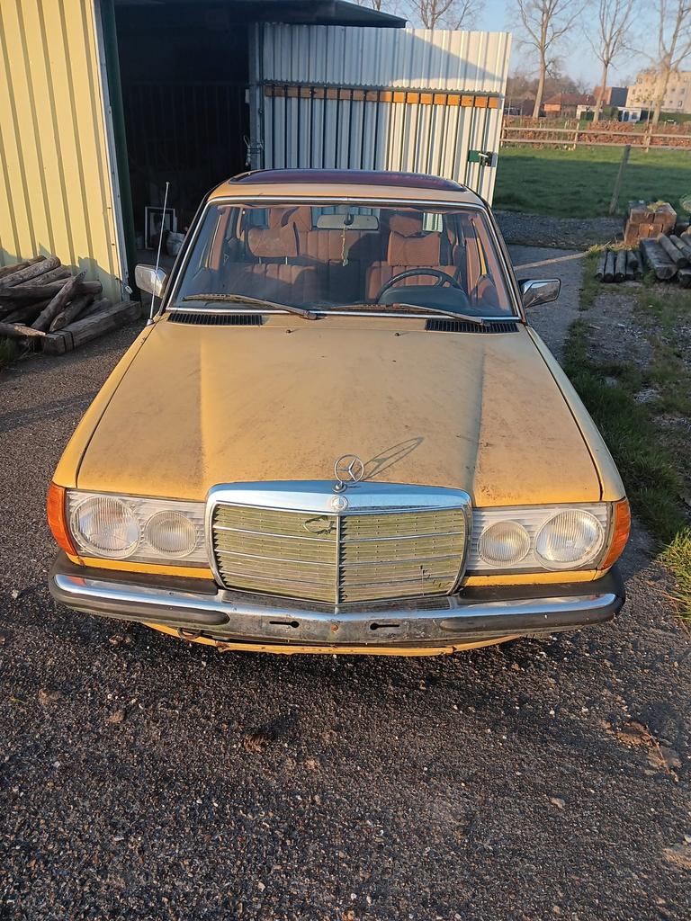 Mercedes Benz W123 220D, Auto's, 4 deurs, Mercedes-Benz, Bedrijf, Te koop